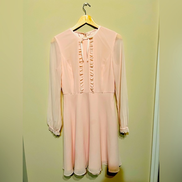 A lovely baby pink dress. Perfectly fitted yet comfortable - Picture 1 of 6